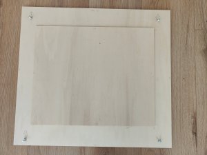 03.04_The_back_gets_screws